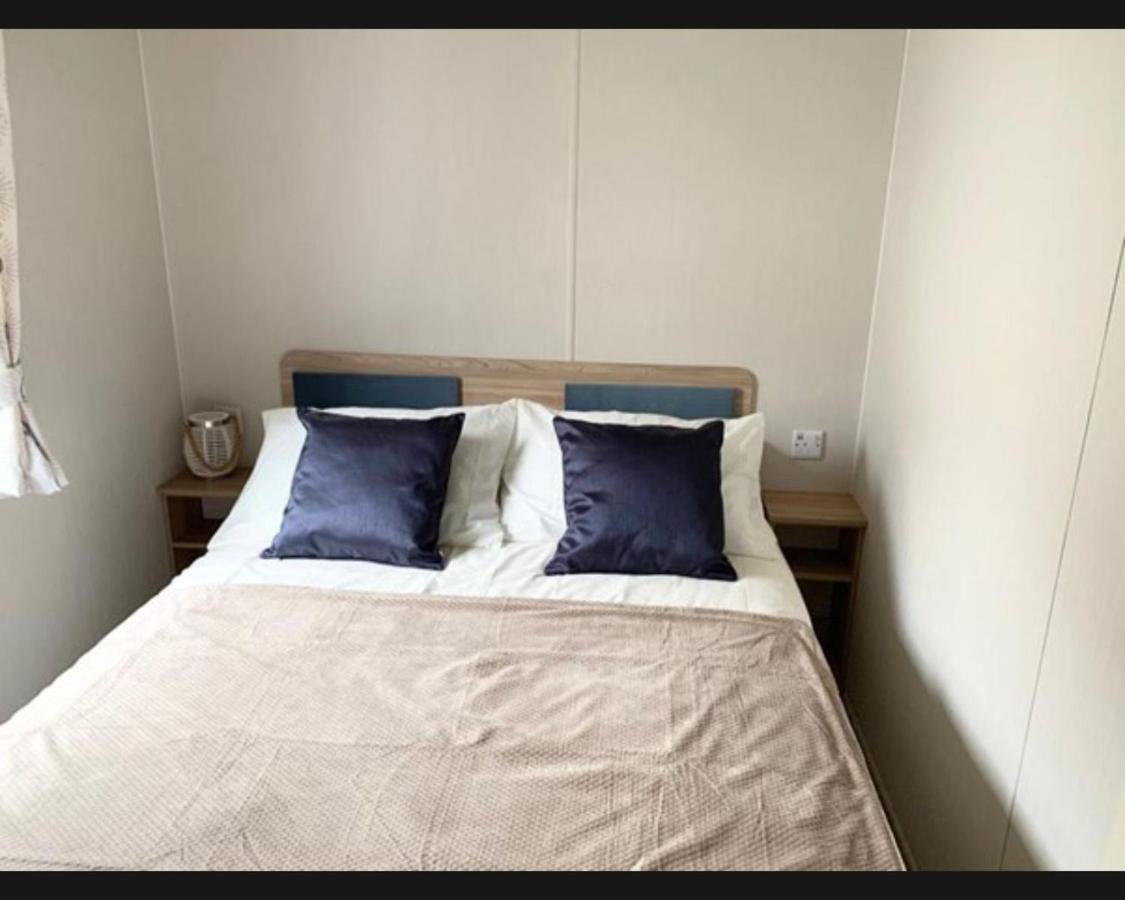 Villa Exotic 3-Bed Caravan At Newquay Holiday Park Exterior foto