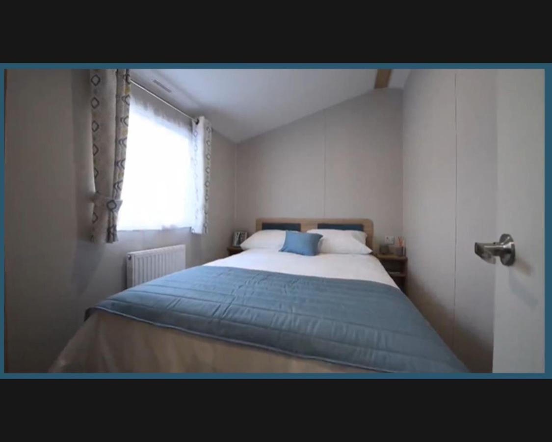 Villa Exotic 3-Bed Caravan At Newquay Holiday Park Exterior foto