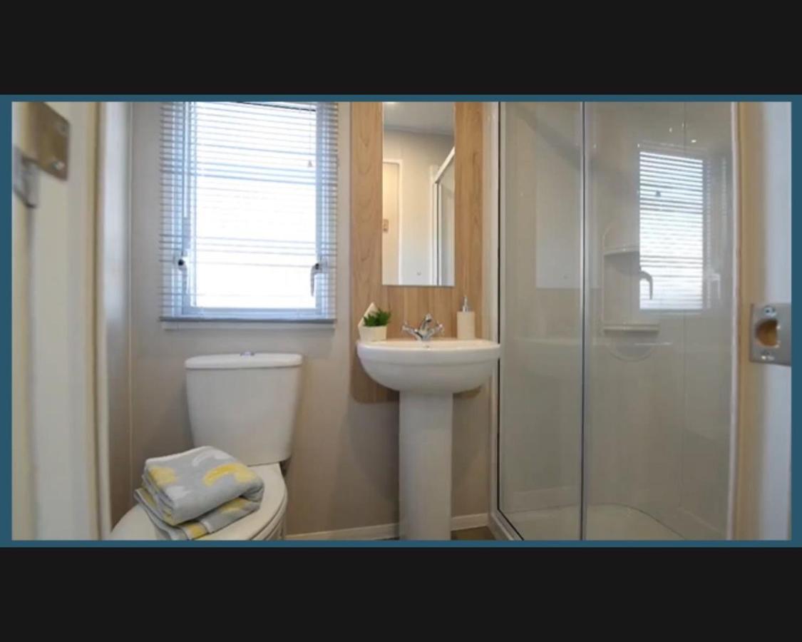 Villa Exotic 3-Bed Caravan At Newquay Holiday Park Exterior foto
