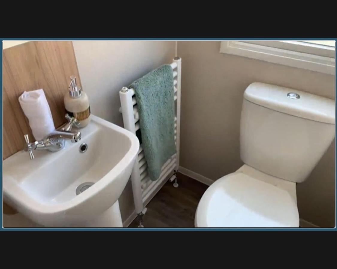 Villa Exotic 3-Bed Caravan At Newquay Holiday Park Exterior foto