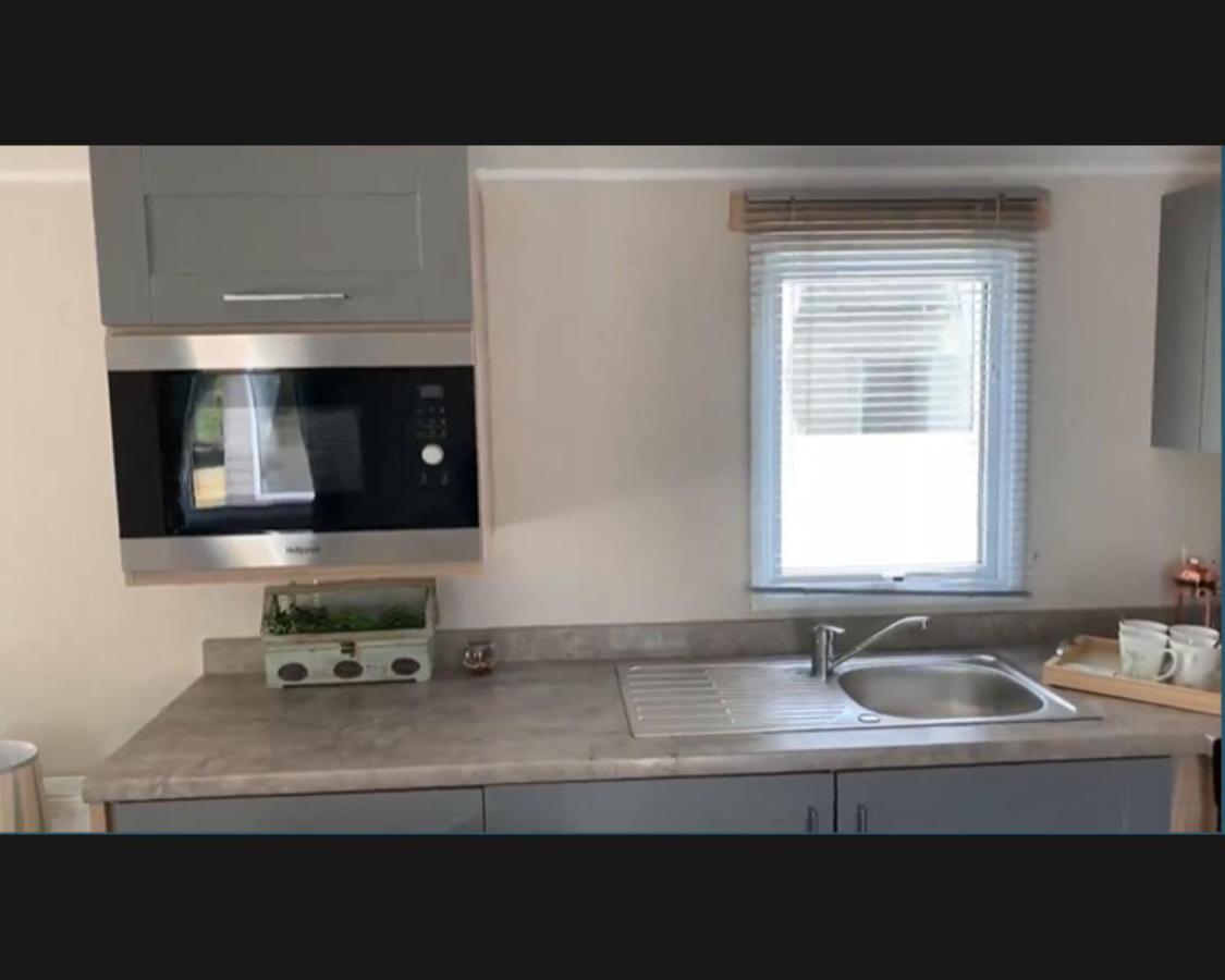 Villa Exotic 3-Bed Caravan At Newquay Holiday Park Exterior foto