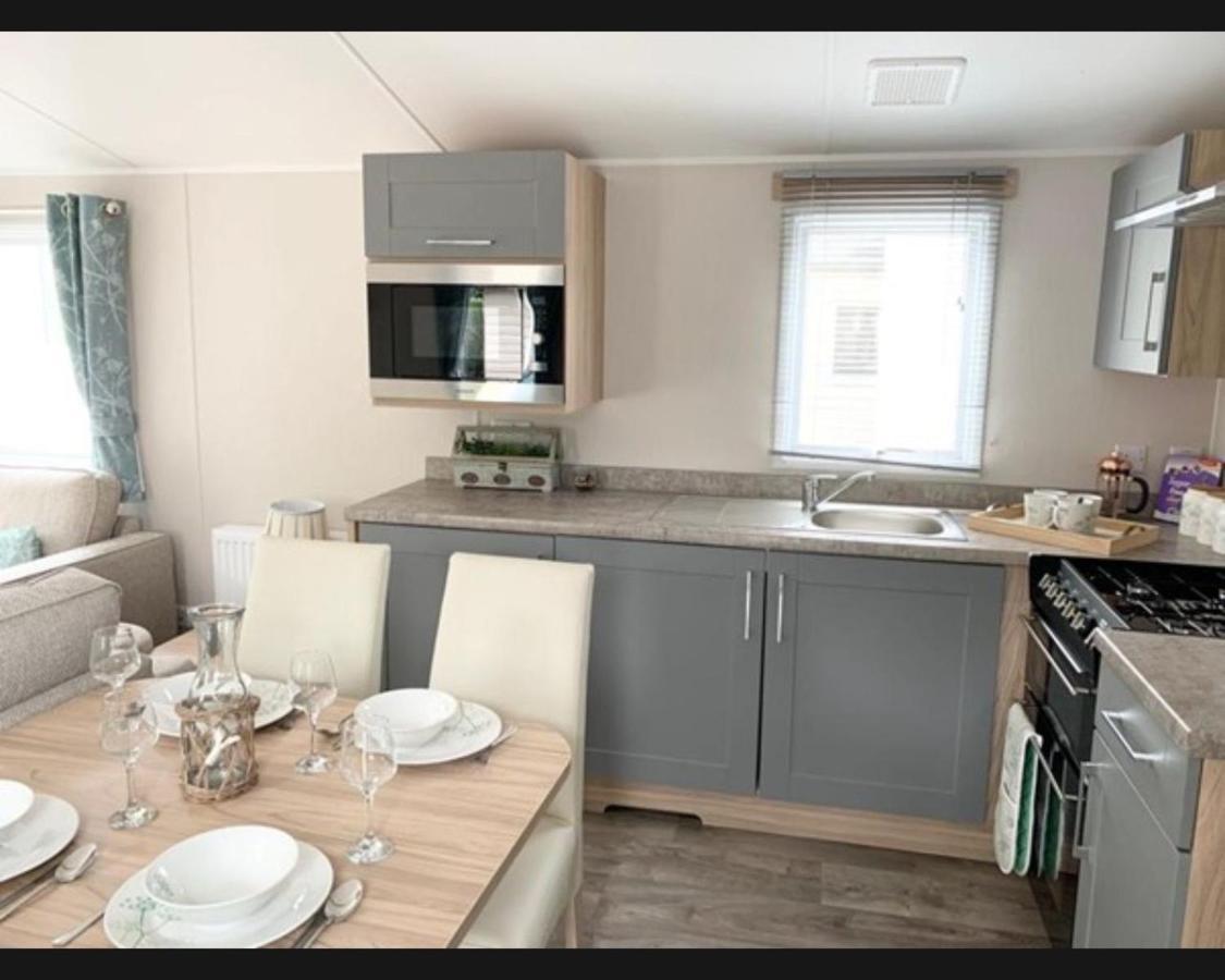 Villa Exotic 3-Bed Caravan At Newquay Holiday Park Exterior foto