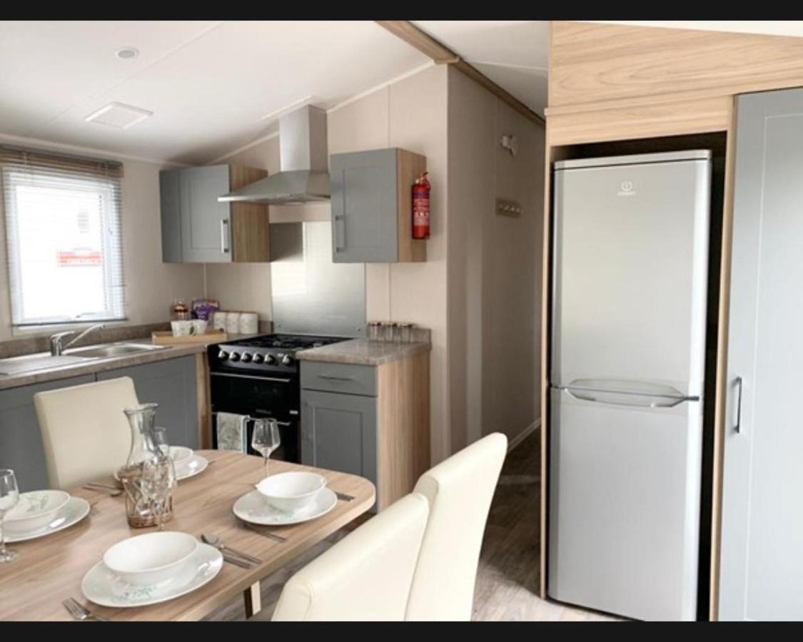 Villa Exotic 3-Bed Caravan At Newquay Holiday Park Exterior foto