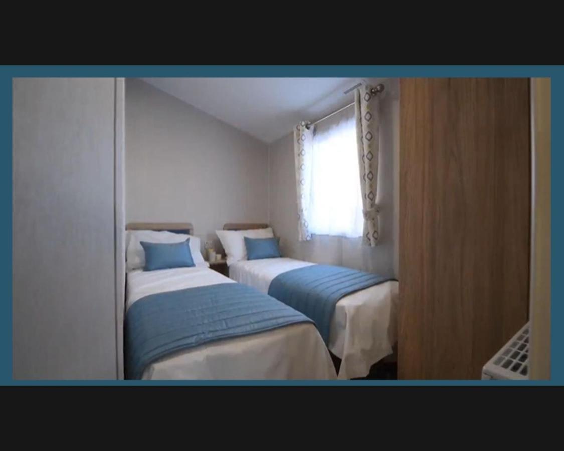 Villa Exotic 3-Bed Caravan At Newquay Holiday Park Exterior foto