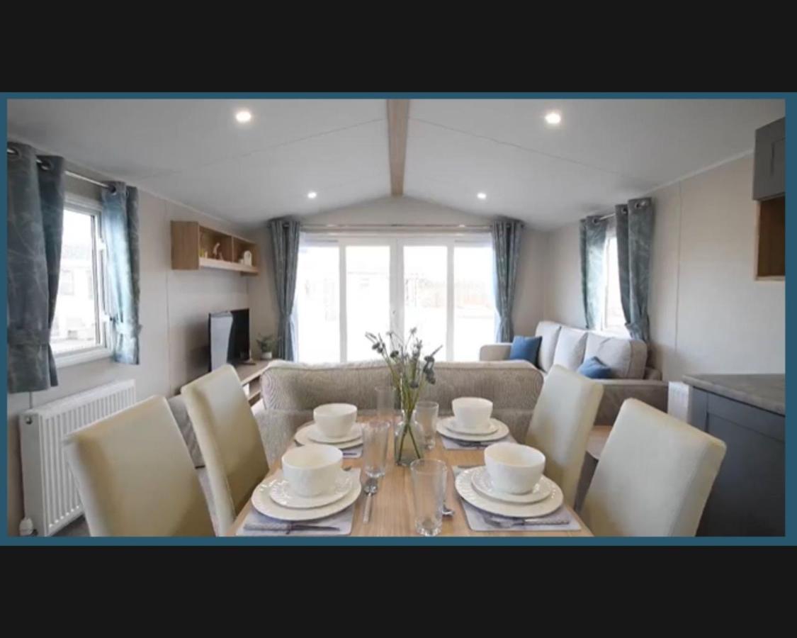 Villa Exotic 3-Bed Caravan At Newquay Holiday Park Exterior foto