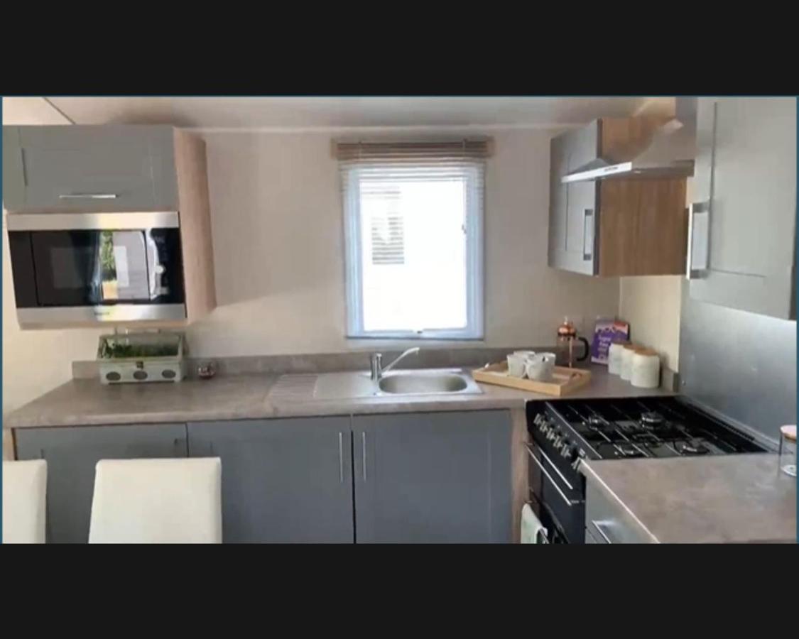 Villa Exotic 3-Bed Caravan At Newquay Holiday Park Exterior foto