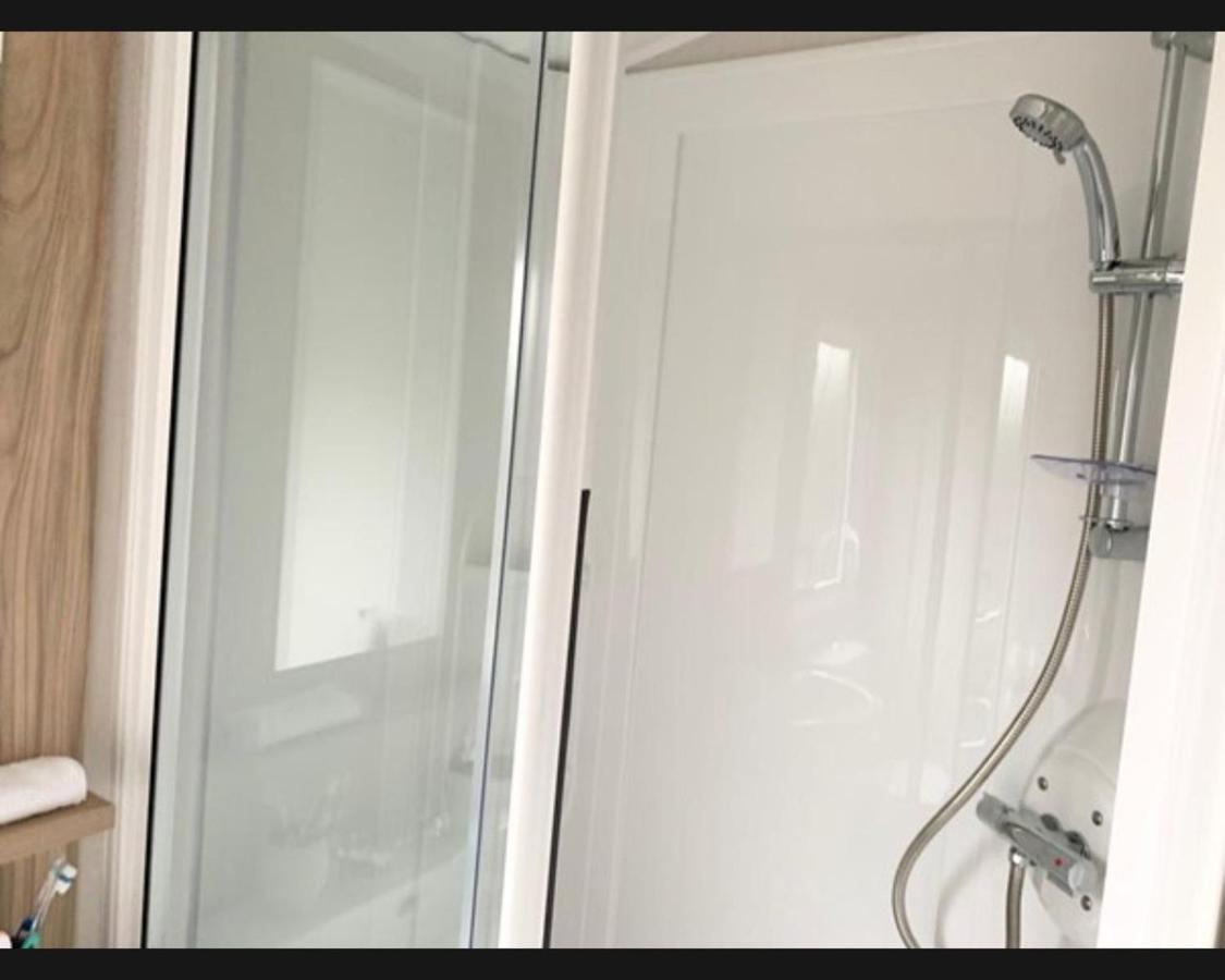 Villa Exotic 3-Bed Caravan At Newquay Holiday Park Exterior foto