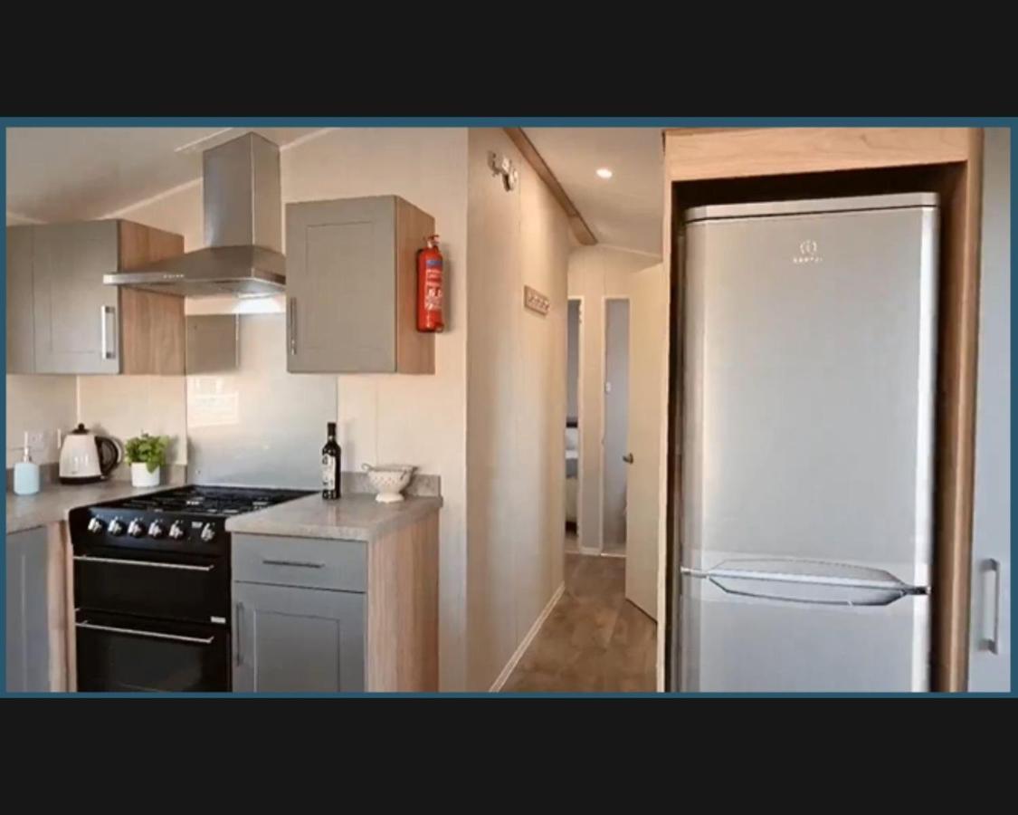 Villa Exotic 3-Bed Caravan At Newquay Holiday Park Exterior foto
