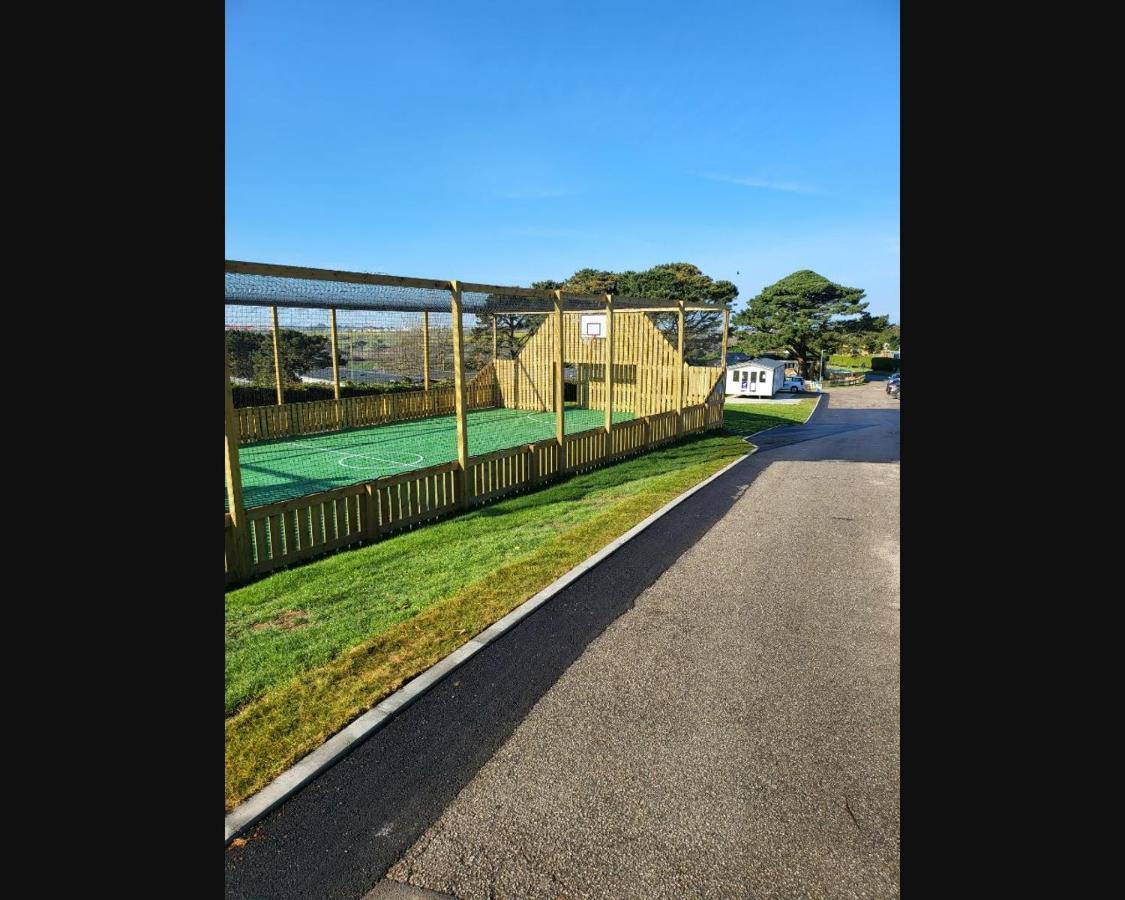 Villa Exotic 3-Bed Caravan At Newquay Holiday Park Exterior foto